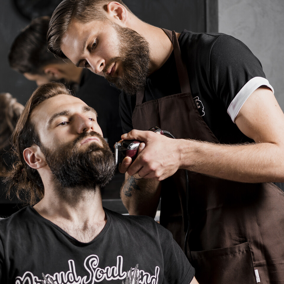 Tu partner estratégico en barbería y peluquería profesional